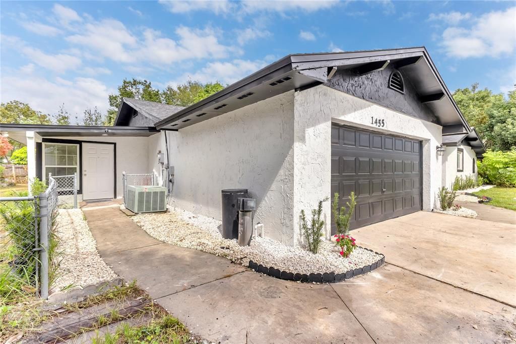 For Sale: $470,000 (4 beds, 2 baths, 2406 Square Feet)