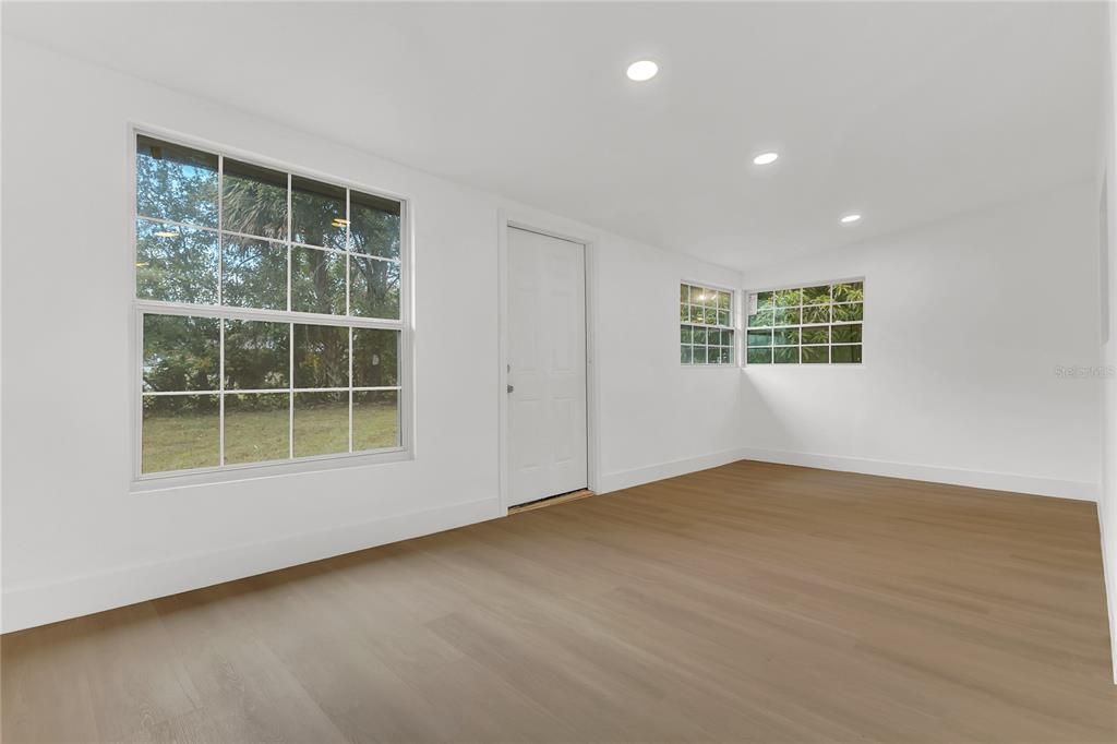 For Sale: $470,000 (4 beds, 2 baths, 2406 Square Feet)