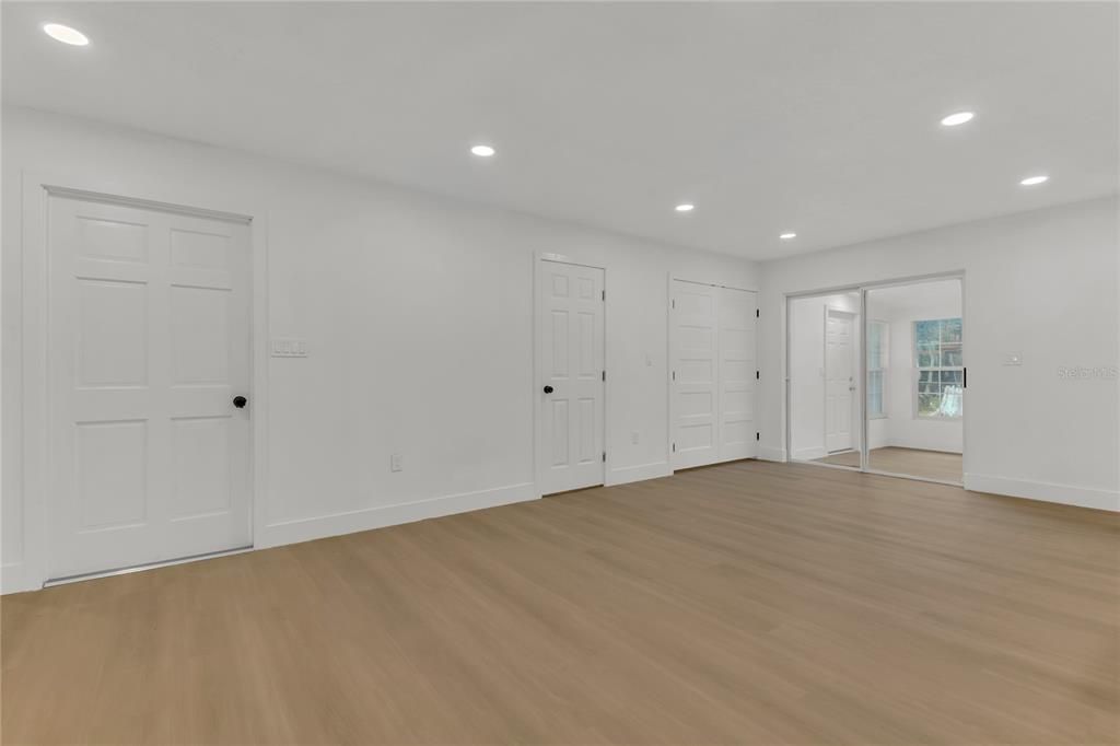 For Sale: $470,000 (4 beds, 2 baths, 2406 Square Feet)