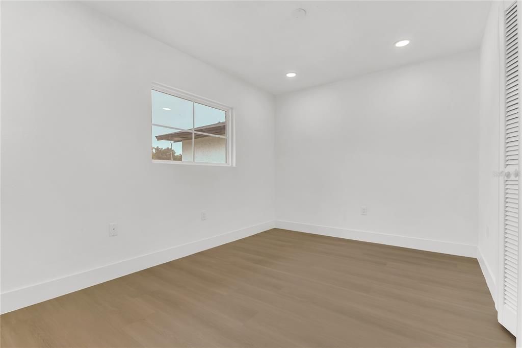 For Sale: $470,000 (4 beds, 2 baths, 2406 Square Feet)