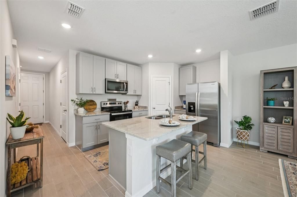 For Sale: $325,000 (3 beds, 2 baths, 1539 Square Feet)