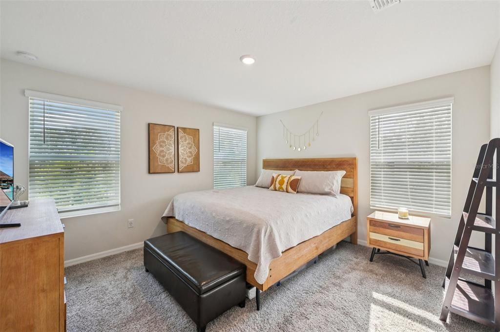 For Sale: $325,000 (3 beds, 2 baths, 1539 Square Feet)