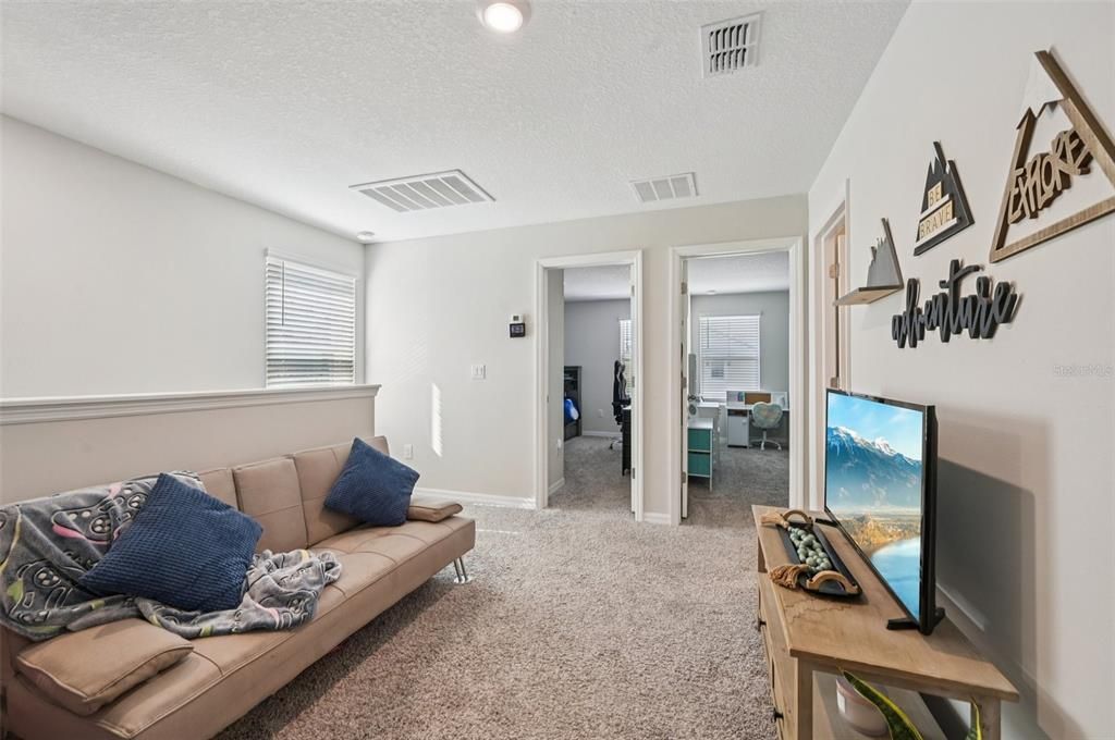 For Sale: $325,000 (3 beds, 2 baths, 1539 Square Feet)