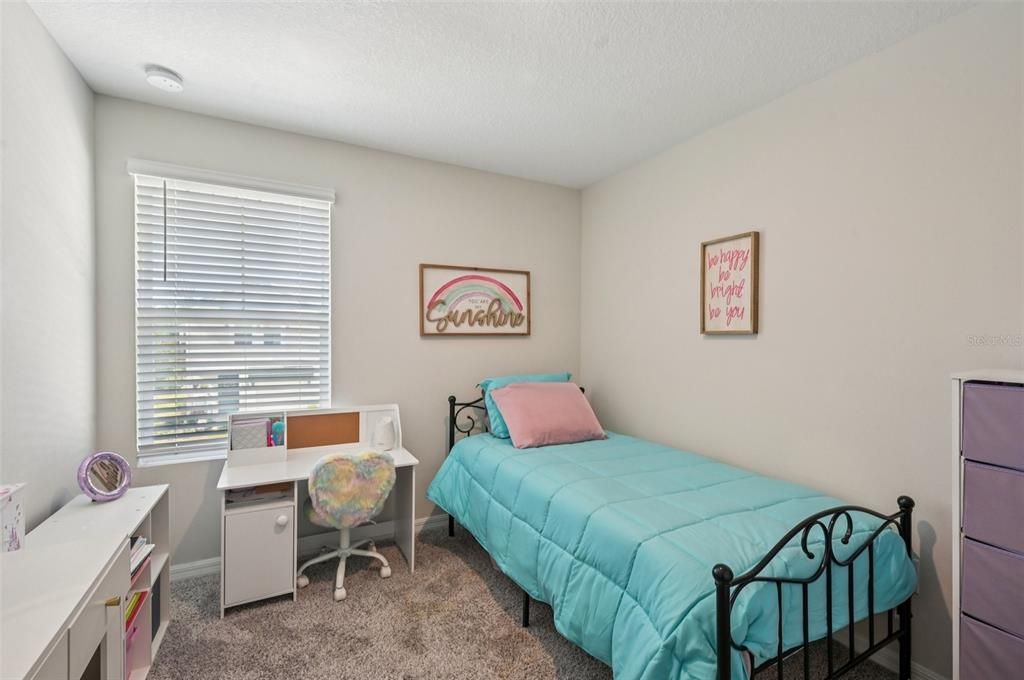 For Sale: $325,000 (3 beds, 2 baths, 1539 Square Feet)