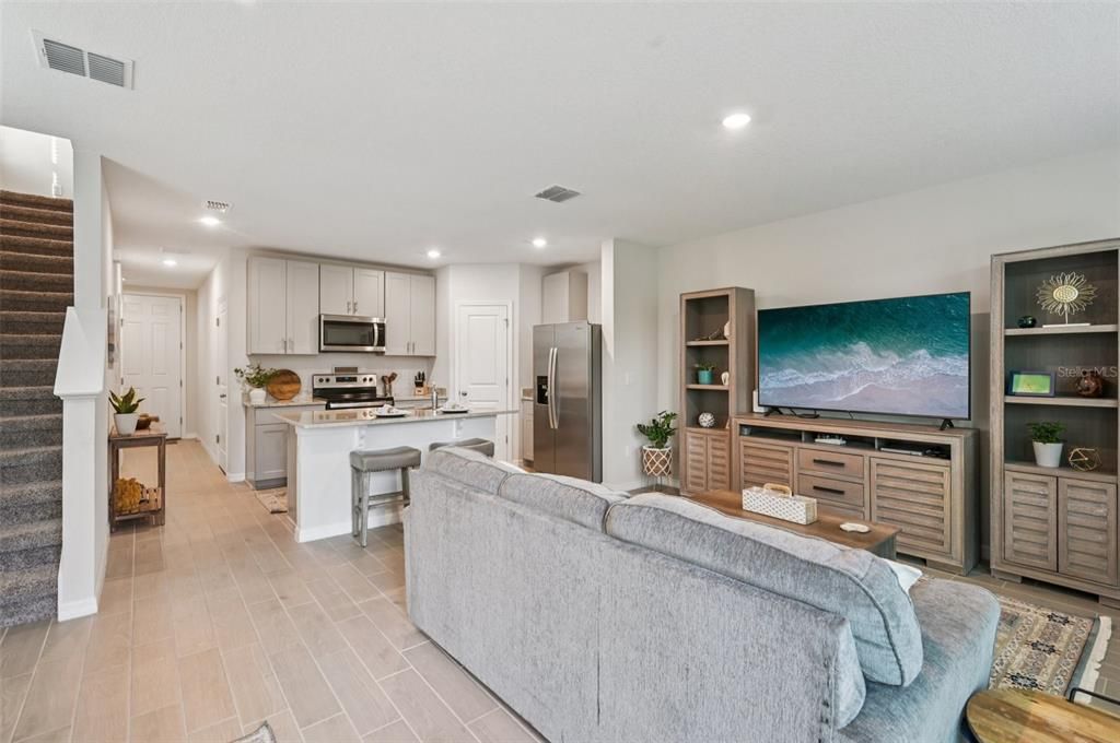 For Sale: $325,000 (3 beds, 2 baths, 1539 Square Feet)