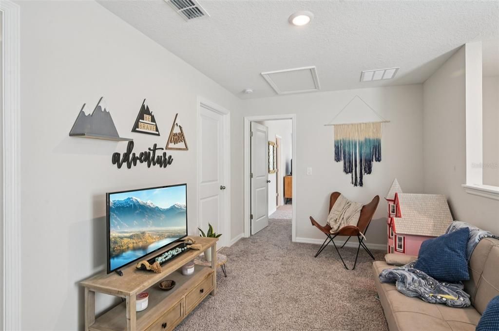 For Sale: $325,000 (3 beds, 2 baths, 1539 Square Feet)