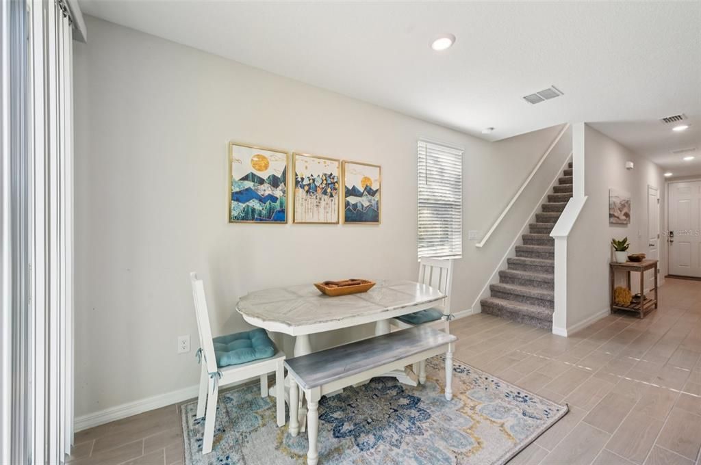 For Sale: $325,000 (3 beds, 2 baths, 1539 Square Feet)