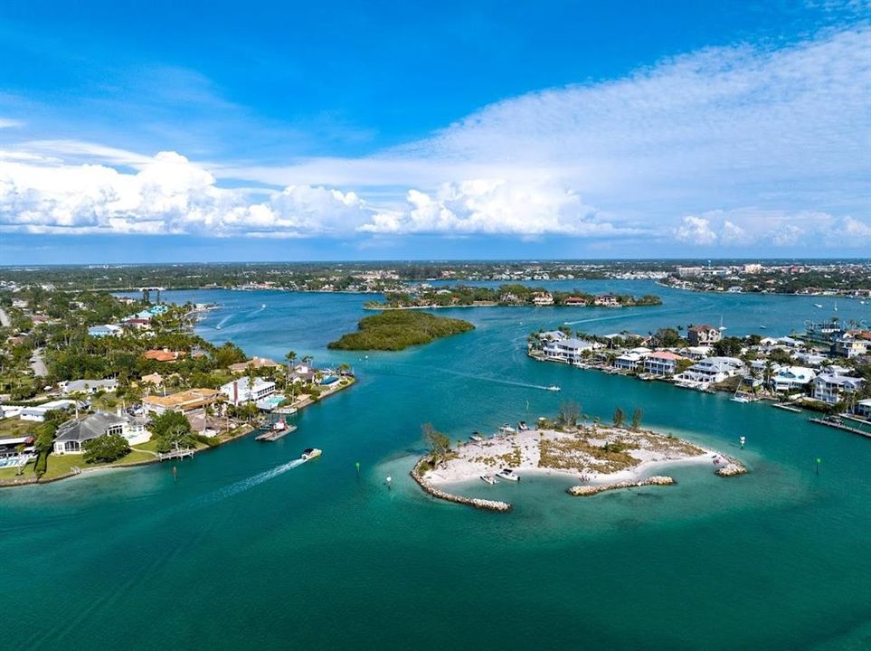 For Sale: $325,000 (3 beds, 2 baths, 1539 Square Feet)