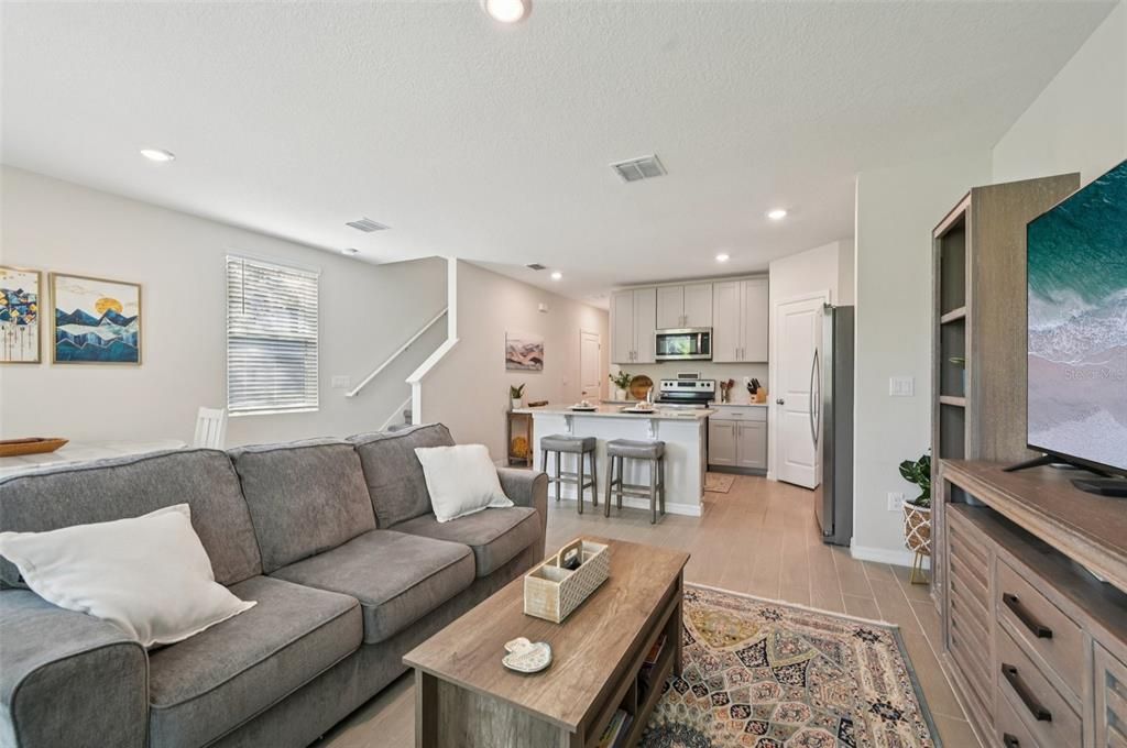 For Sale: $325,000 (3 beds, 2 baths, 1539 Square Feet)