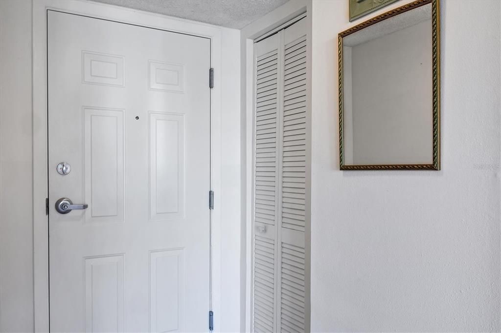 For Sale: $200,000 (2 beds, 2 baths, 1147 Square Feet)