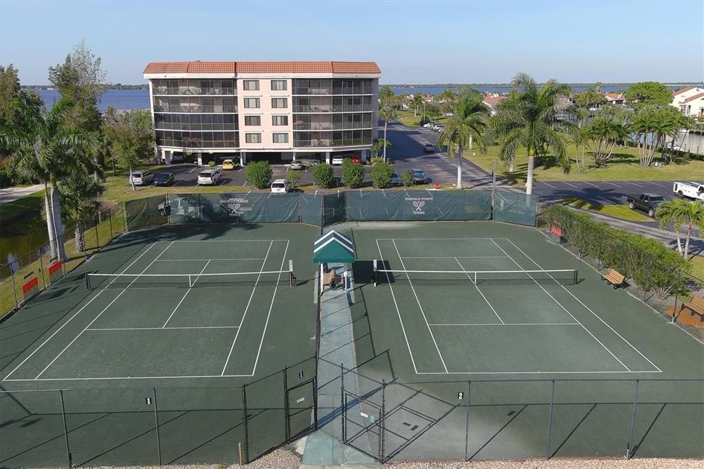 For Sale: $200,000 (2 beds, 2 baths, 1147 Square Feet)