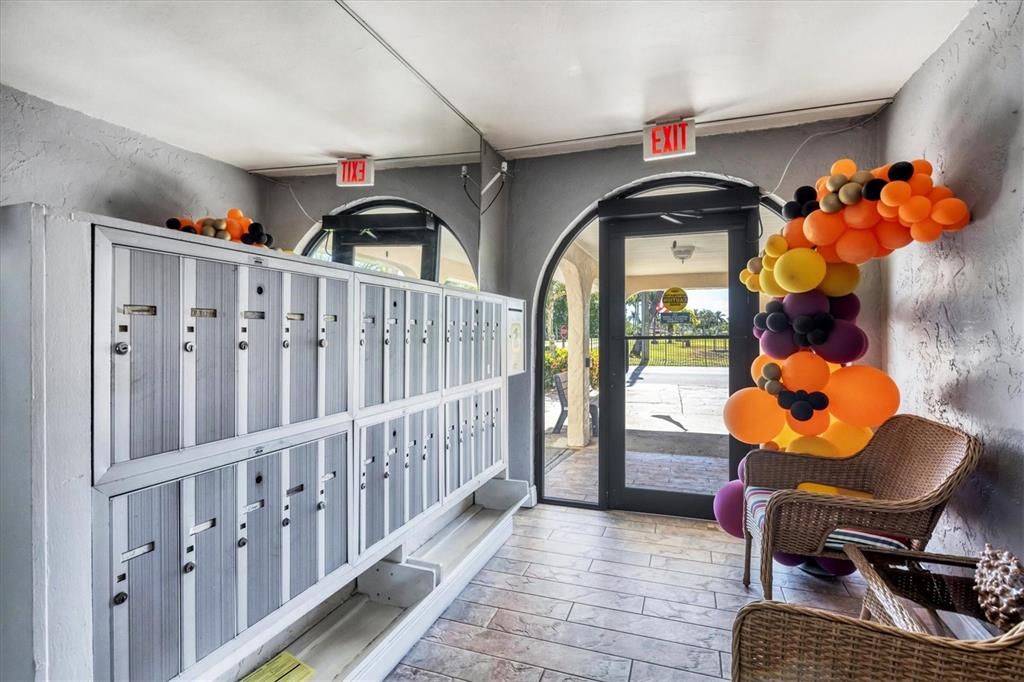 For Sale: $200,000 (2 beds, 2 baths, 1147 Square Feet)