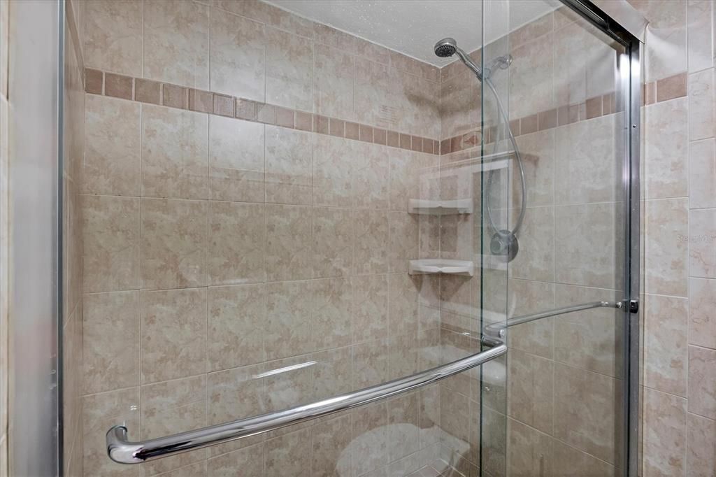 For Sale: $200,000 (2 beds, 2 baths, 1147 Square Feet)