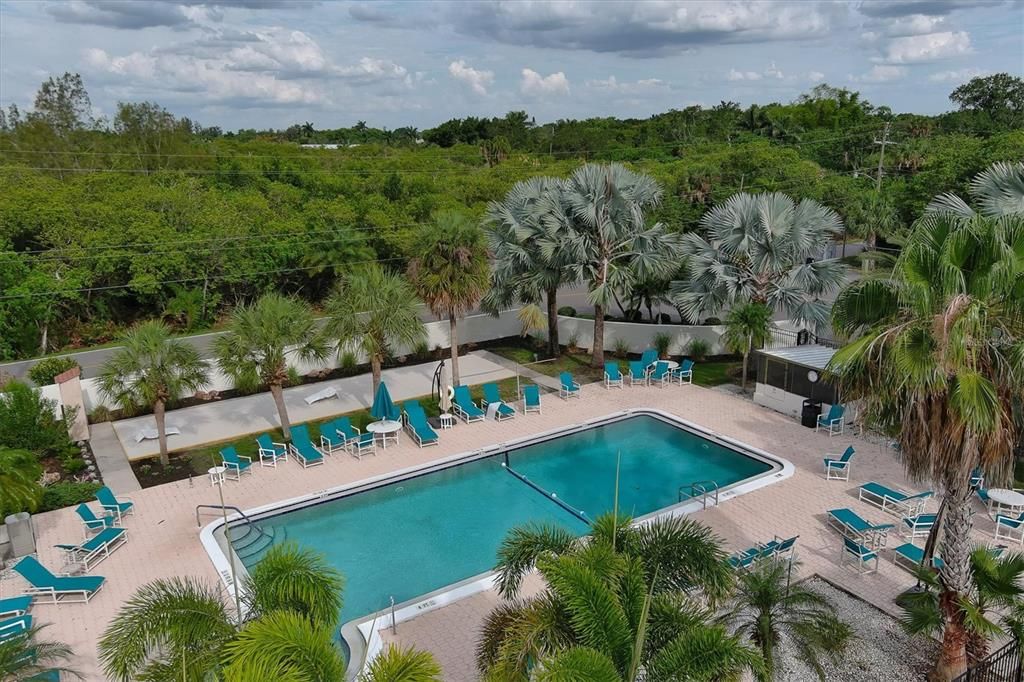 For Sale: $200,000 (2 beds, 2 baths, 1147 Square Feet)