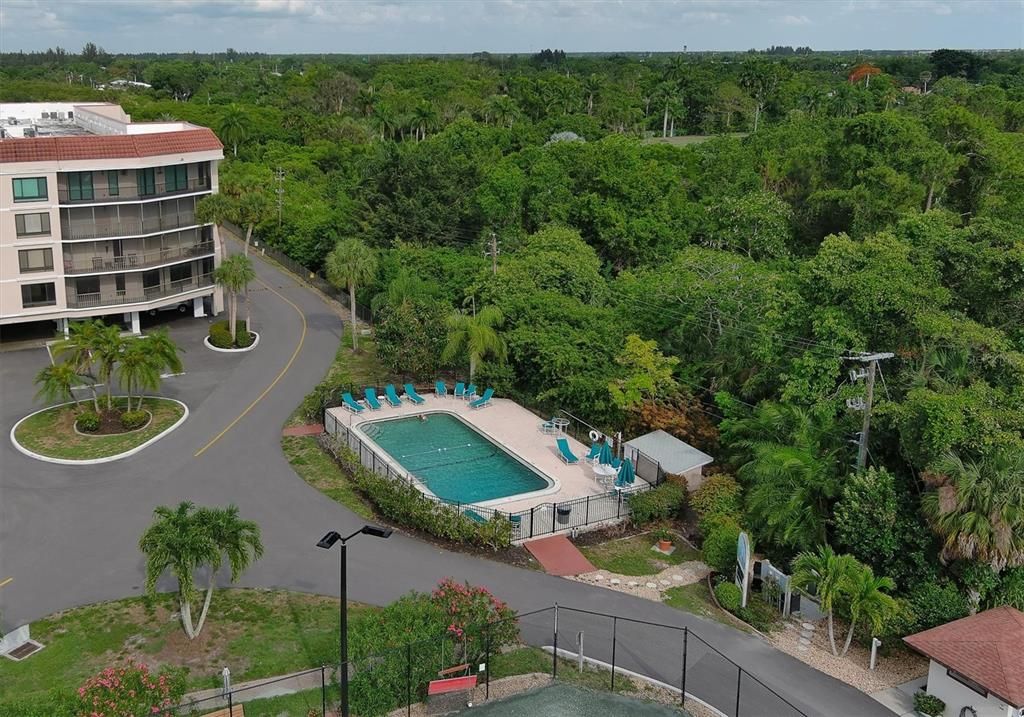 For Sale: $200,000 (2 beds, 2 baths, 1147 Square Feet)