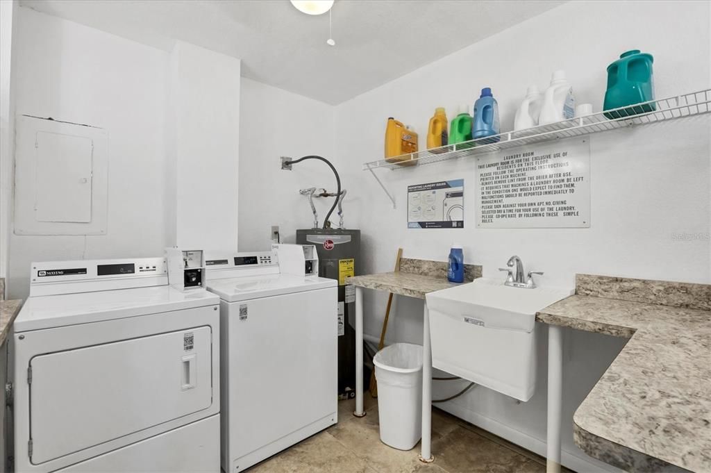 For Sale: $200,000 (2 beds, 2 baths, 1147 Square Feet)