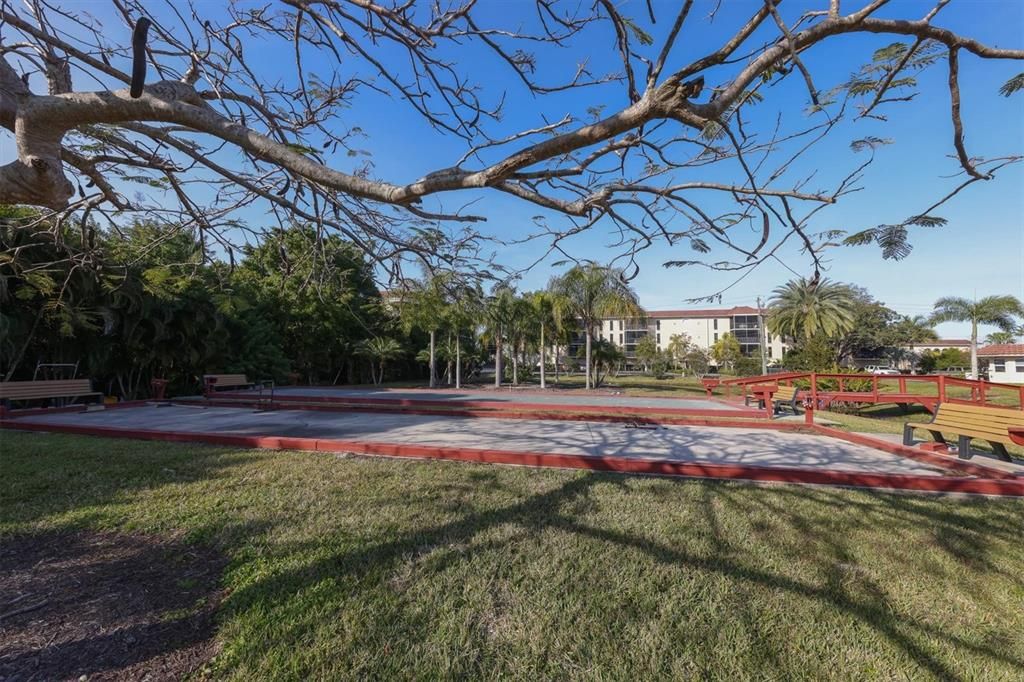 For Sale: $200,000 (2 beds, 2 baths, 1147 Square Feet)