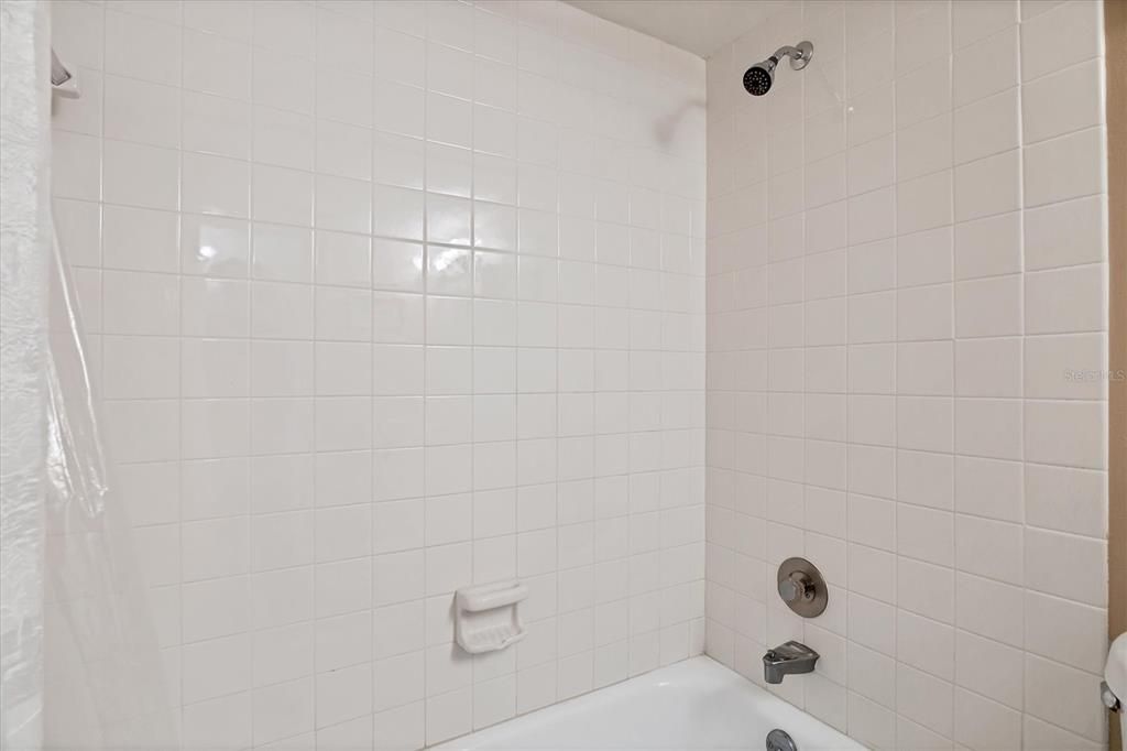 For Sale: $200,000 (2 beds, 2 baths, 1147 Square Feet)