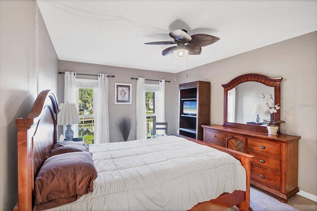 For Sale: $200,000 (2 beds, 2 baths, 1147 Square Feet)