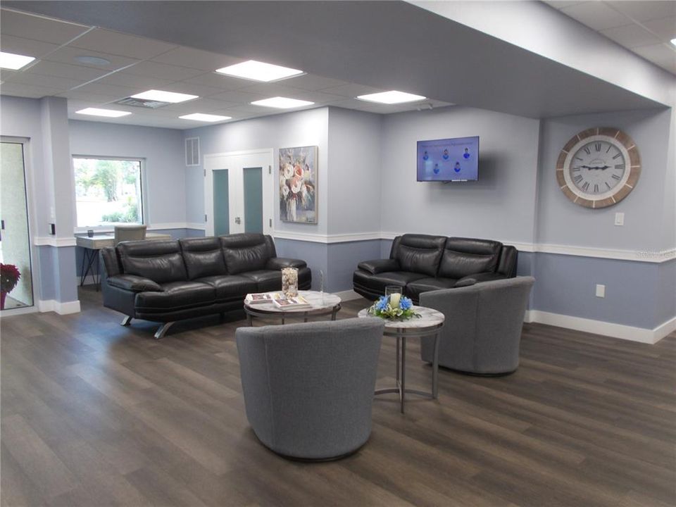 合同活跃: $199,900 (2 贝兹, 2 浴室, 1445 平方英尺)