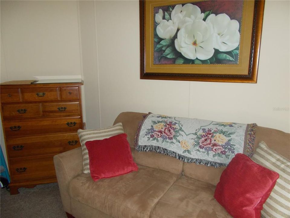 合同活跃: $199,900 (2 贝兹, 2 浴室, 1445 平方英尺)