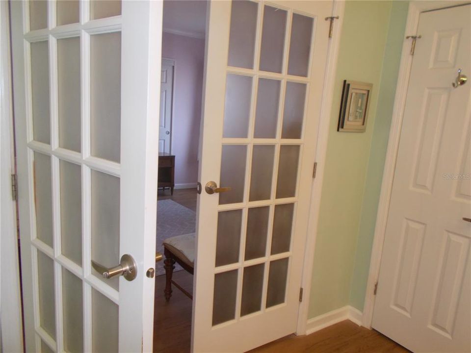 合同活跃: $199,900 (2 贝兹, 2 浴室, 1445 平方英尺)