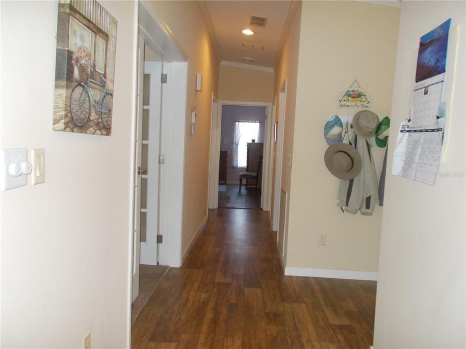 合同活跃: $199,900 (2 贝兹, 2 浴室, 1445 平方英尺)