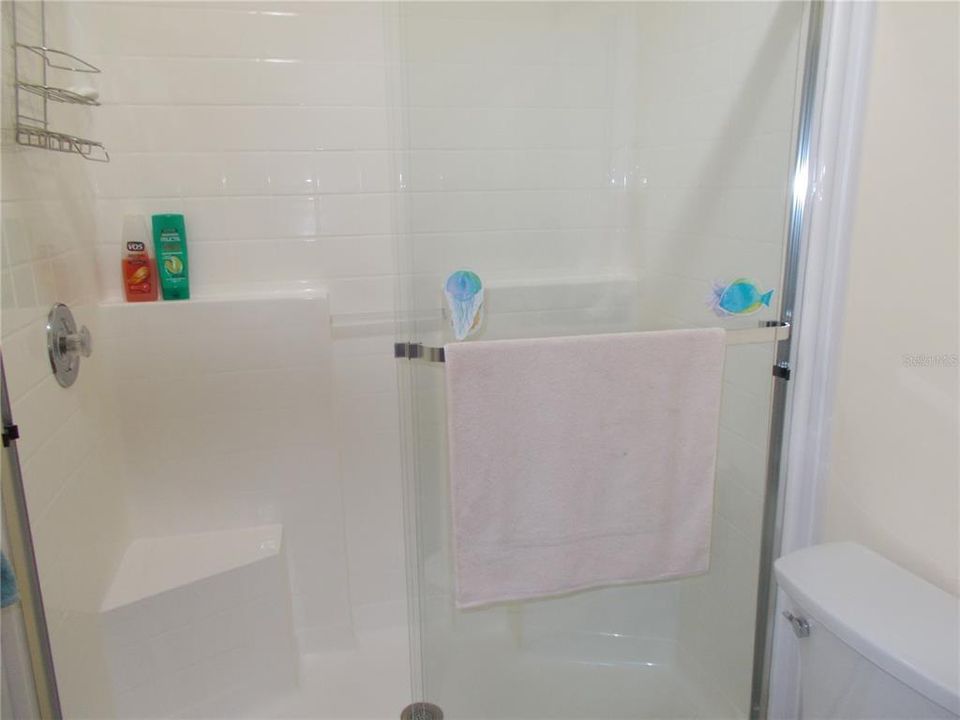 合同活跃: $199,900 (2 贝兹, 2 浴室, 1445 平方英尺)