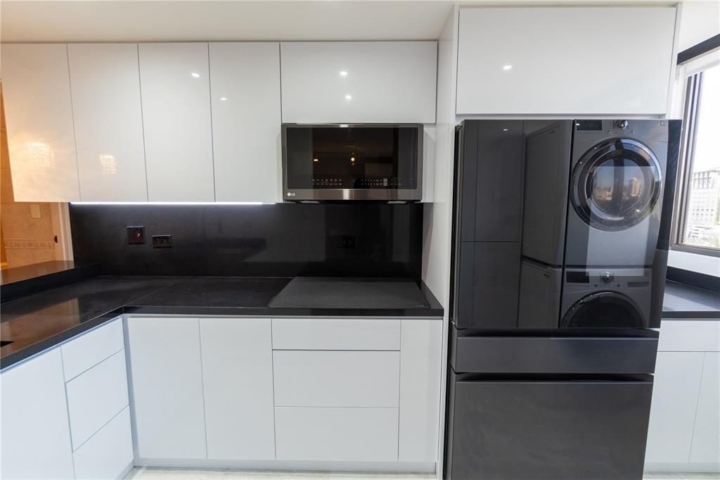 В аренду: $2,100 (2 спален, 2 ванн, 960 Квадратных фут)