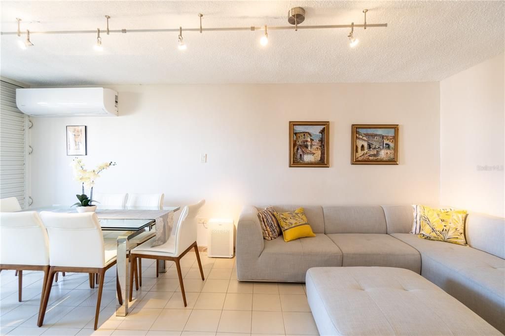 В аренду: $2,100 (2 спален, 2 ванн, 960 Квадратных фут)