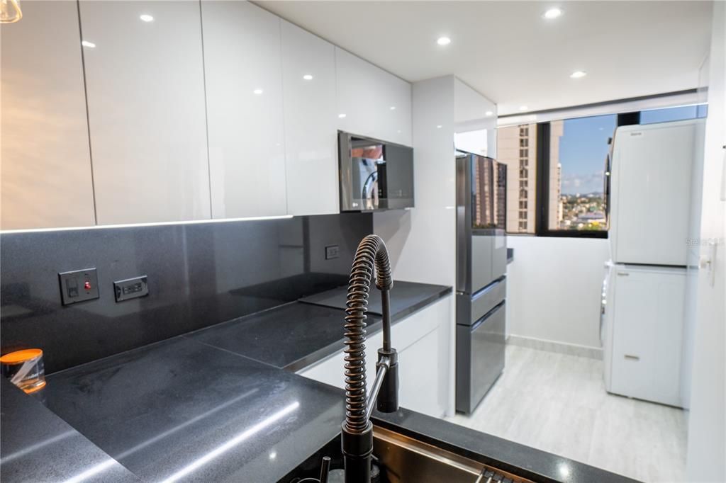 В аренду: $2,100 (2 спален, 2 ванн, 960 Квадратных фут)