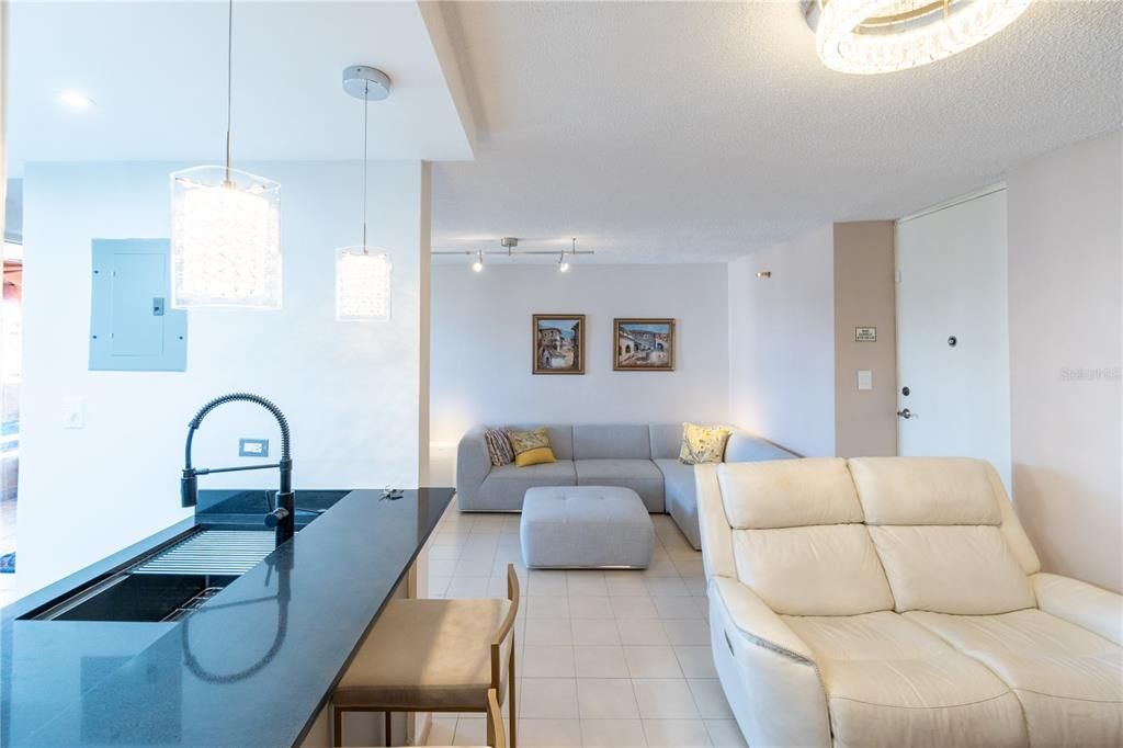 В аренду: $2,100 (2 спален, 2 ванн, 960 Квадратных фут)