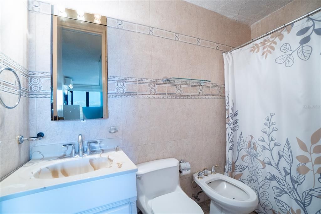 В аренду: $2,100 (2 спален, 2 ванн, 960 Квадратных фут)