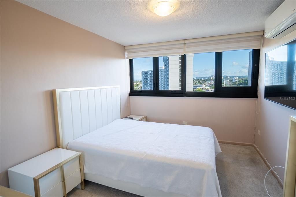 В аренду: $2,100 (2 спален, 2 ванн, 960 Квадратных фут)