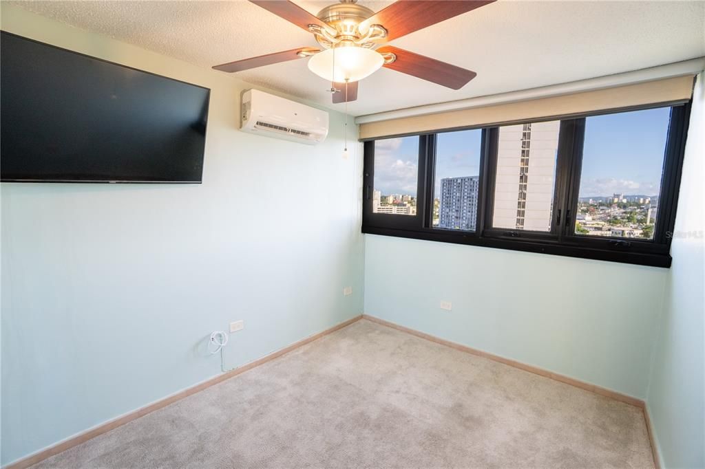 В аренду: $2,100 (2 спален, 2 ванн, 960 Квадратных фут)