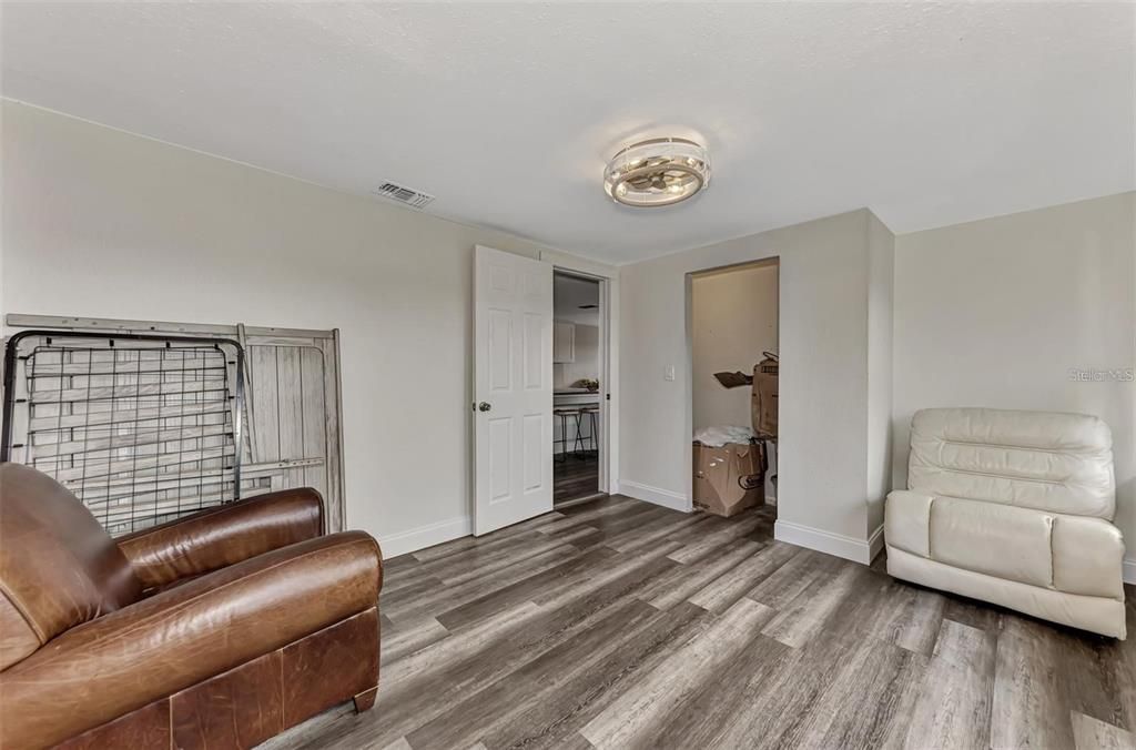 出租: $1,600 (2 贝兹, 1 浴室, 800 平方英尺)