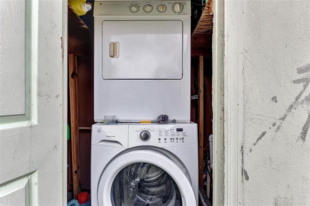 出租: $1,600 (2 贝兹, 1 浴室, 800 平方英尺)