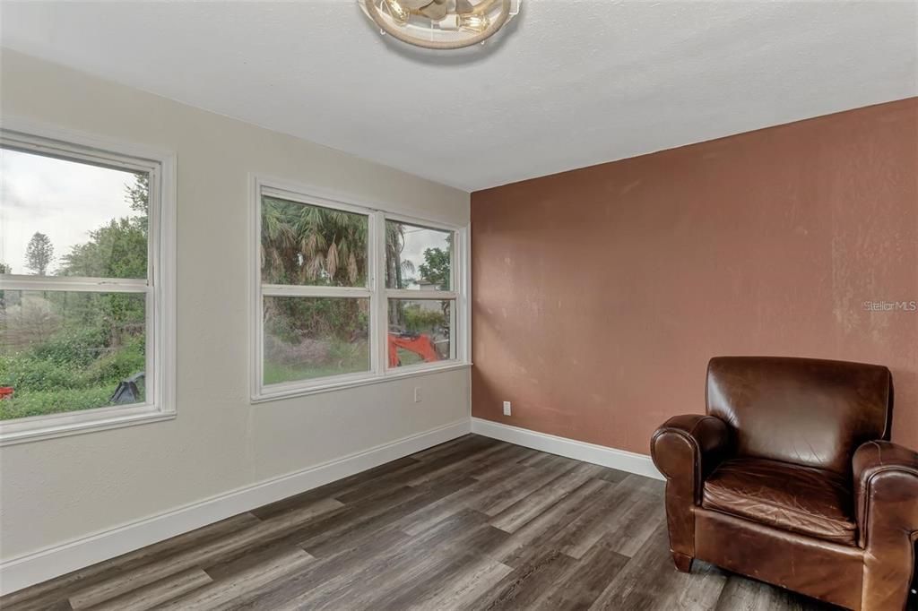 出租: $1,600 (2 贝兹, 1 浴室, 800 平方英尺)