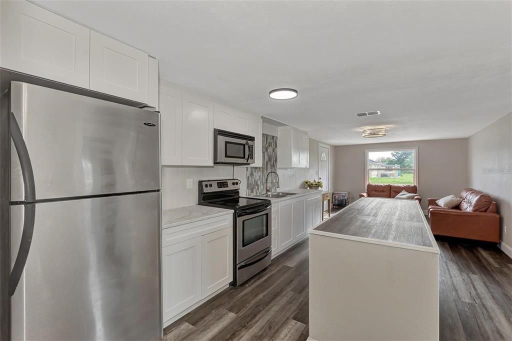 出租: $1,600 (2 贝兹, 1 浴室, 800 平方英尺)