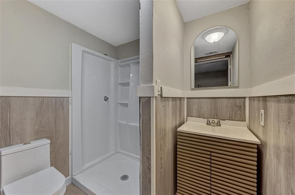 出租: $1,600 (2 贝兹, 1 浴室, 800 平方英尺)