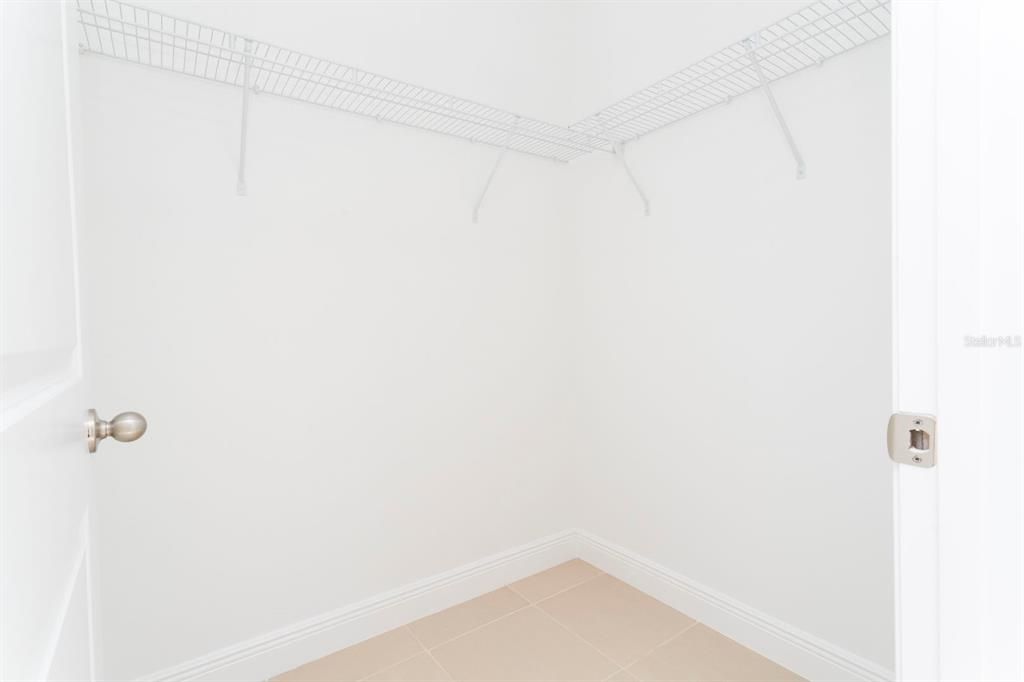 For Rent: $1,850 (4 beds, 2 baths, 1578 Square Feet)