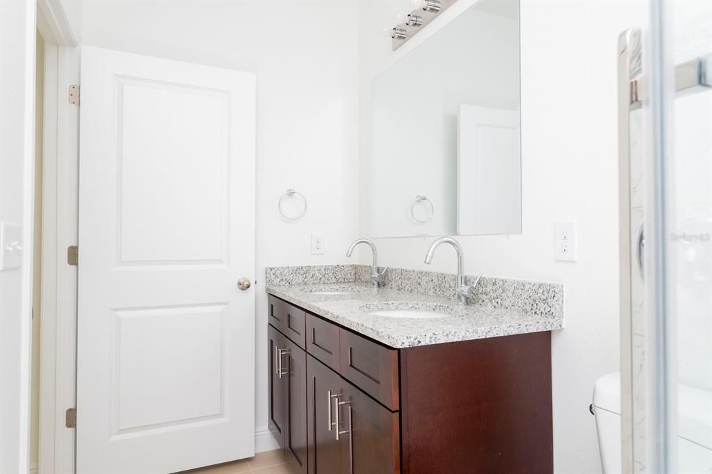 For Rent: $1,850 (4 beds, 2 baths, 1578 Square Feet)