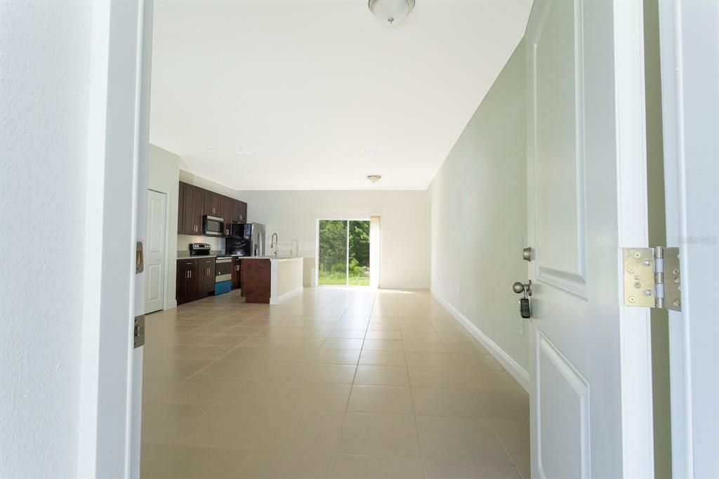 For Rent: $1,850 (4 beds, 2 baths, 1578 Square Feet)