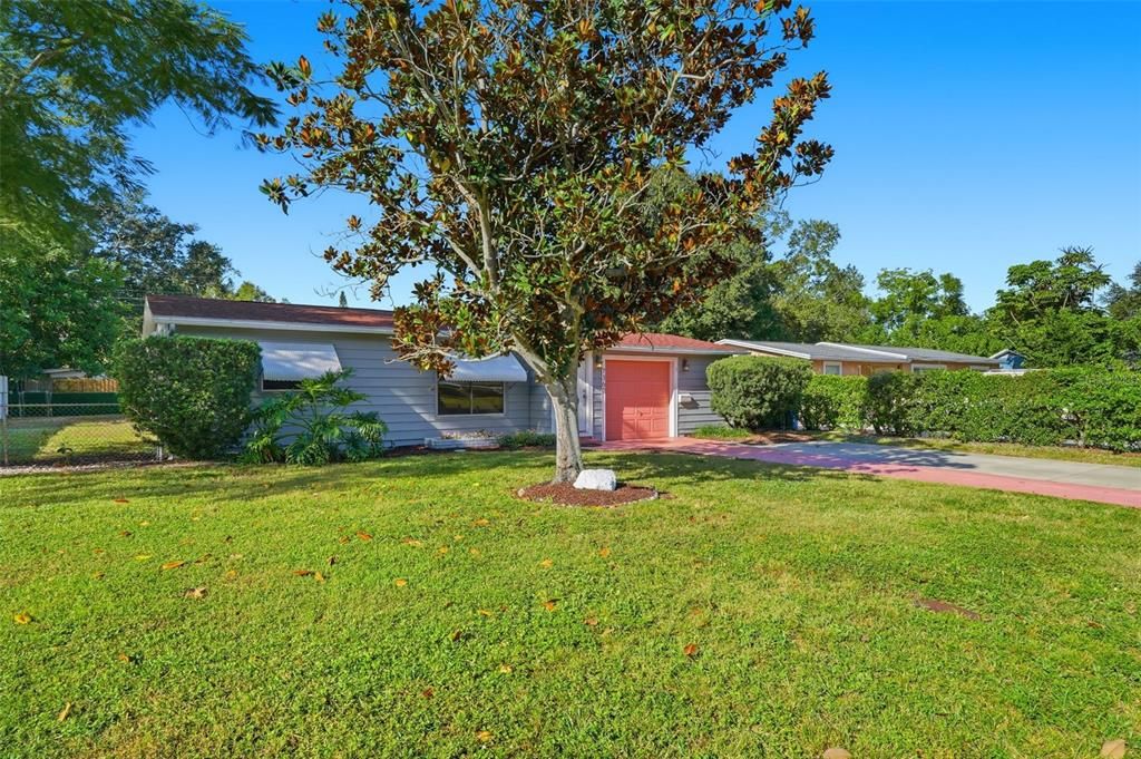 Под контрактом: $299,000 (2 спален, 1 ванн, 1061 Квадратных фут)