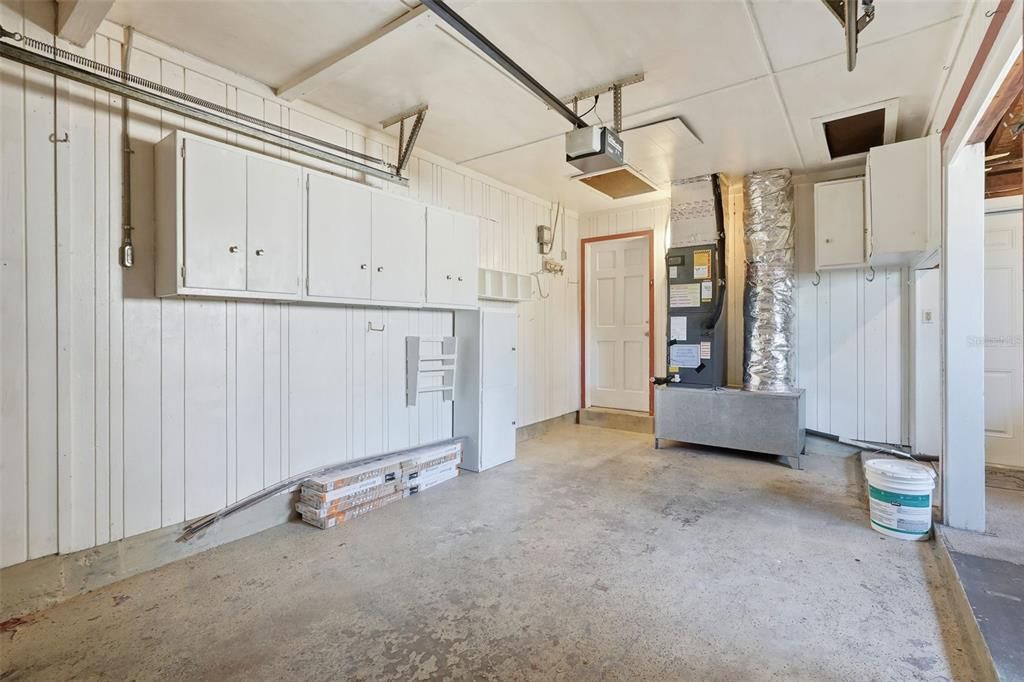 Под контрактом: $299,000 (2 спален, 1 ванн, 1061 Квадратных фут)