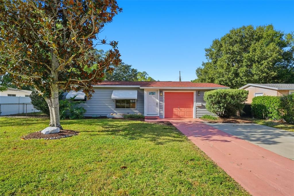 Под контрактом: $299,000 (2 спален, 1 ванн, 1061 Квадратных фут)