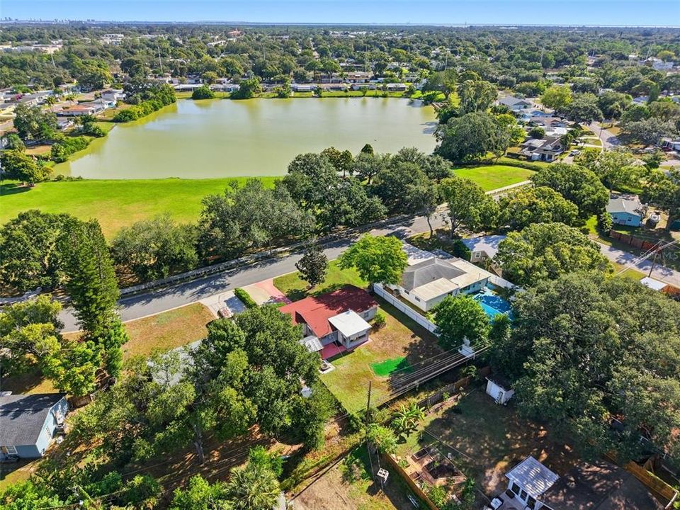 Под контрактом: $299,000 (2 спален, 1 ванн, 1061 Квадратных фут)