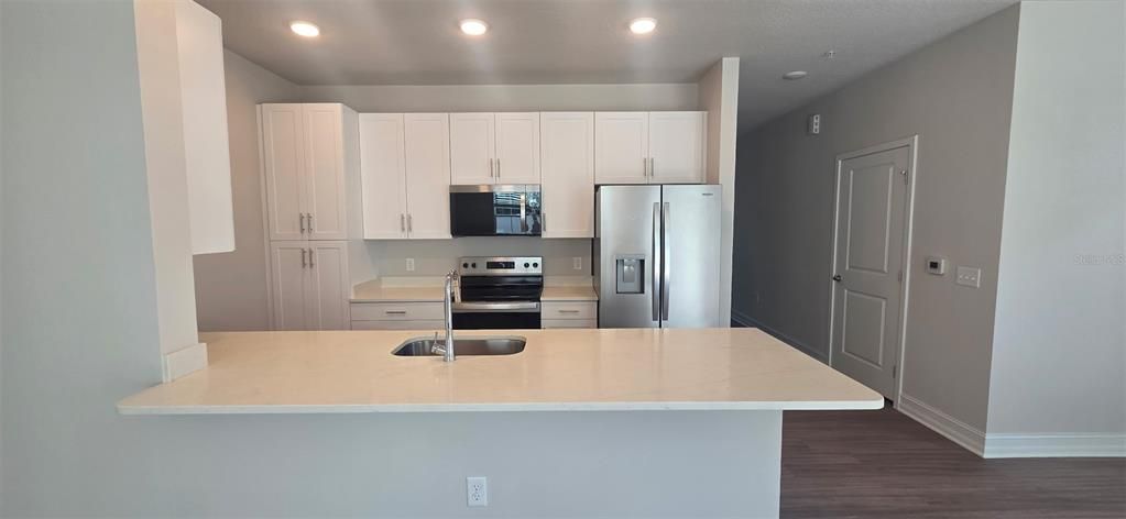 出租: $2,345 (3 贝兹, 2 浴室, 1898 平方英尺)