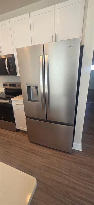 出租: $2,345 (3 贝兹, 2 浴室, 1898 平方英尺)