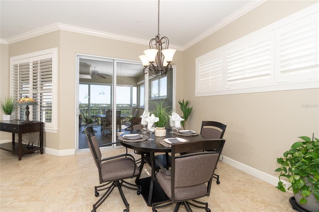 На продажу: $570,000 (4 спален, 3 ванн, 2856 Квадратных фут)